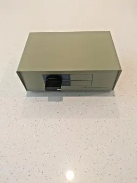 03364 C2g 2-port Vga Hd15 Manual Switch Box Beige