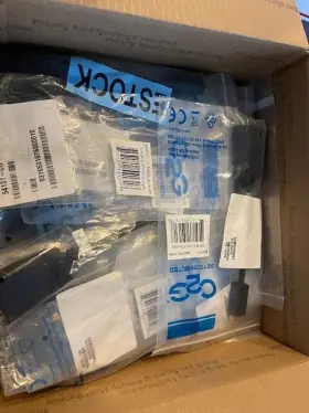 54131 C2g Brand New Lot Of 25 Display Port Male To Dvi Female Adapter Part #