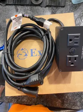 60-1893-02 Extron New Cable Cubby 700 Black / With Ac Power