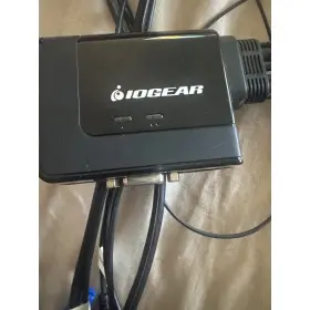 Gcs22u Iogear 2-port Usb Kvm Switch With Built-in Cables And Remote Vgausb